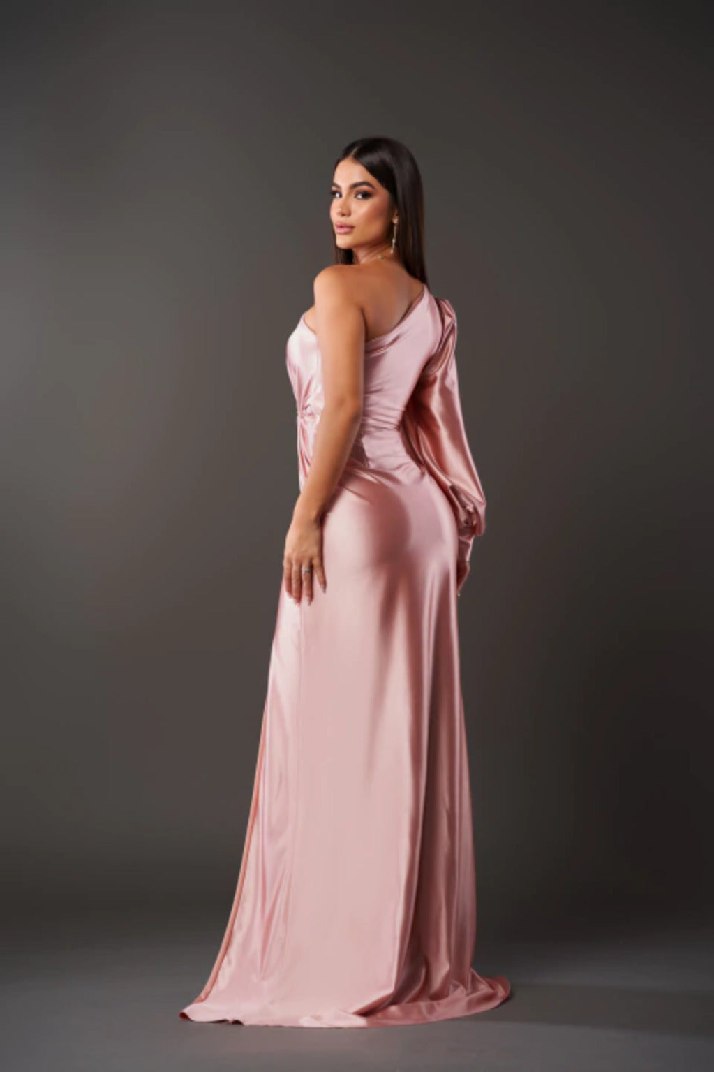 Anna - Silhouette Elegante del Vestito