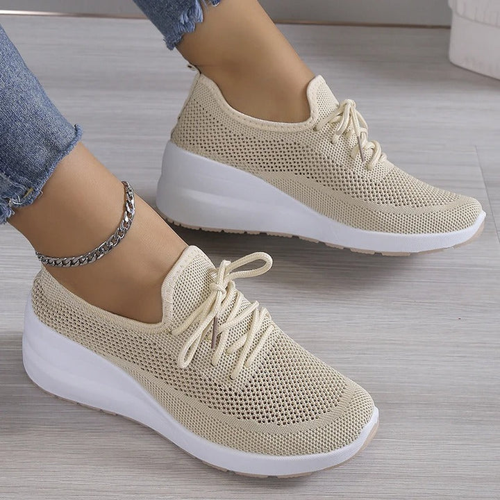 Sneakers da Donna in Maglia Elastica con Suola in Gomma
